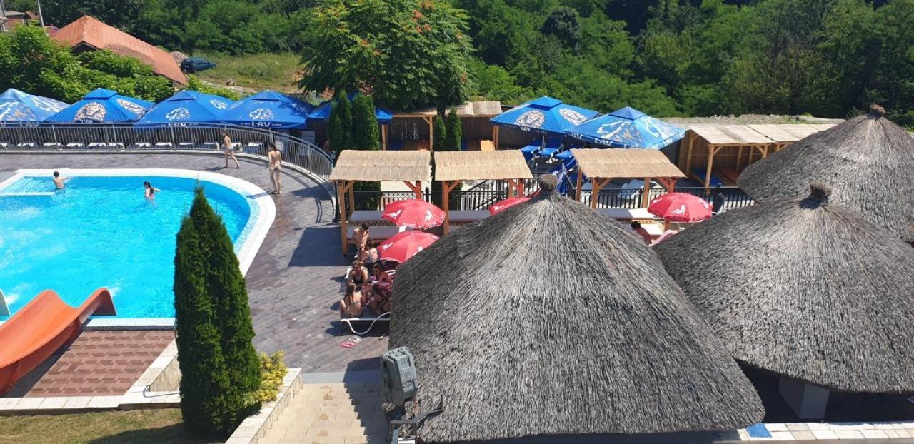Sunny Hill Apartments & Aqua Park Vrnjačka Banja Kültér fotó