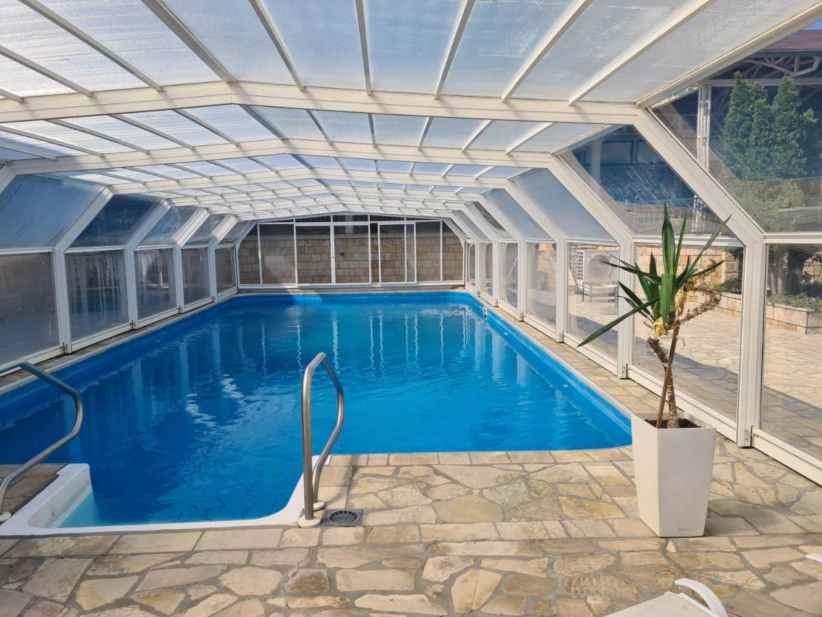 Sunny Hill Apartments & Aqua Park Vrnjačka Banja Kültér fotó