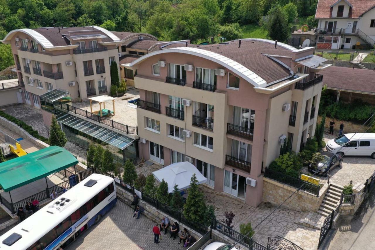 Sunny Hill Apartments & Aqua Park Vrnjačka Banja Kültér fotó