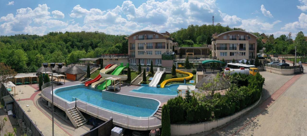 Sunny Hill Apartments & Aqua Park Vrnjačka Banja Kültér fotó