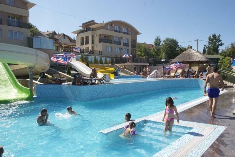 Sunny Hill Apartments & Aqua Park Vrnjačka Banja Kültér fotó